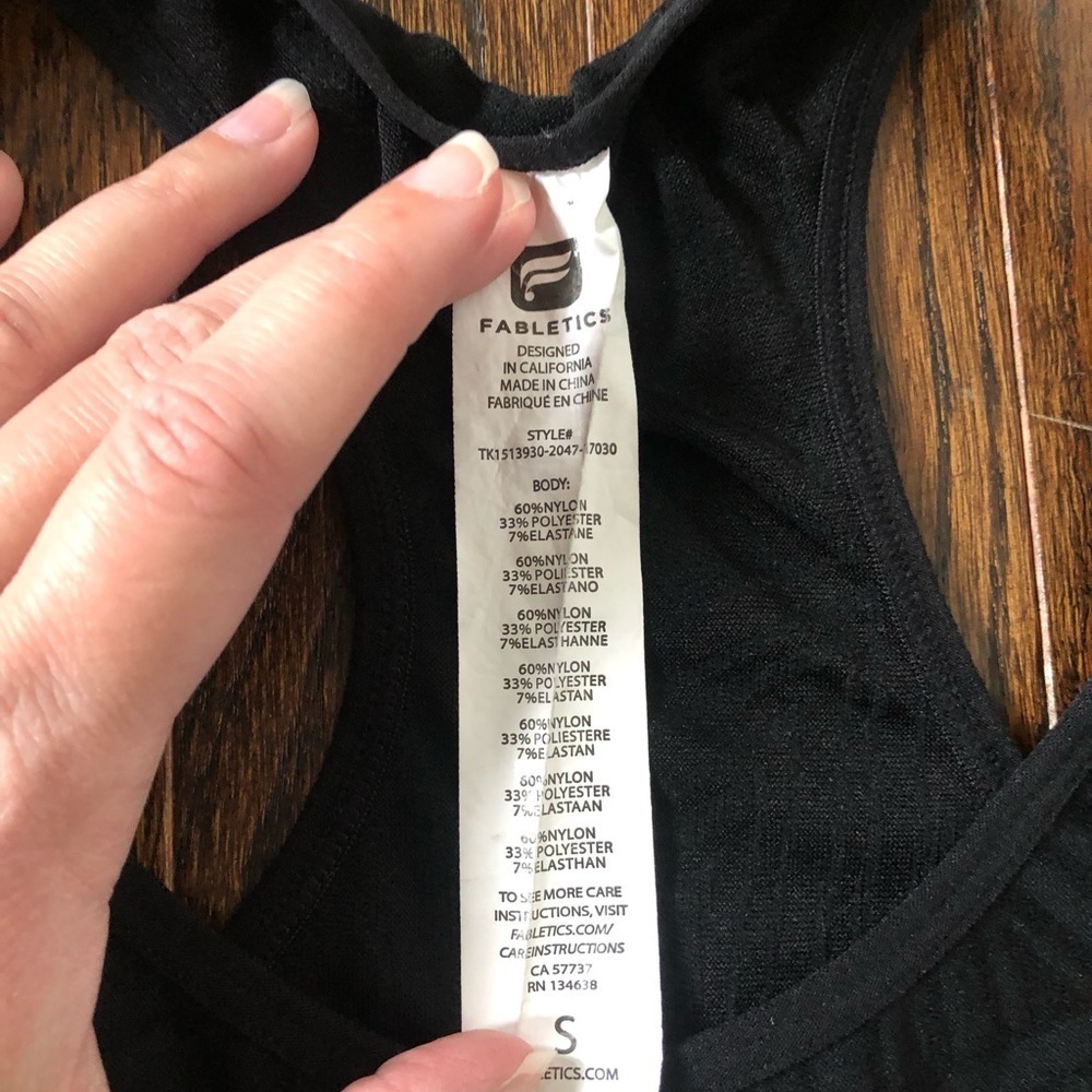 Fabletics Women’s S Olympus Seamless Razor Back Tank in Perfect Peak Black - EUC - Picture 7 of 9